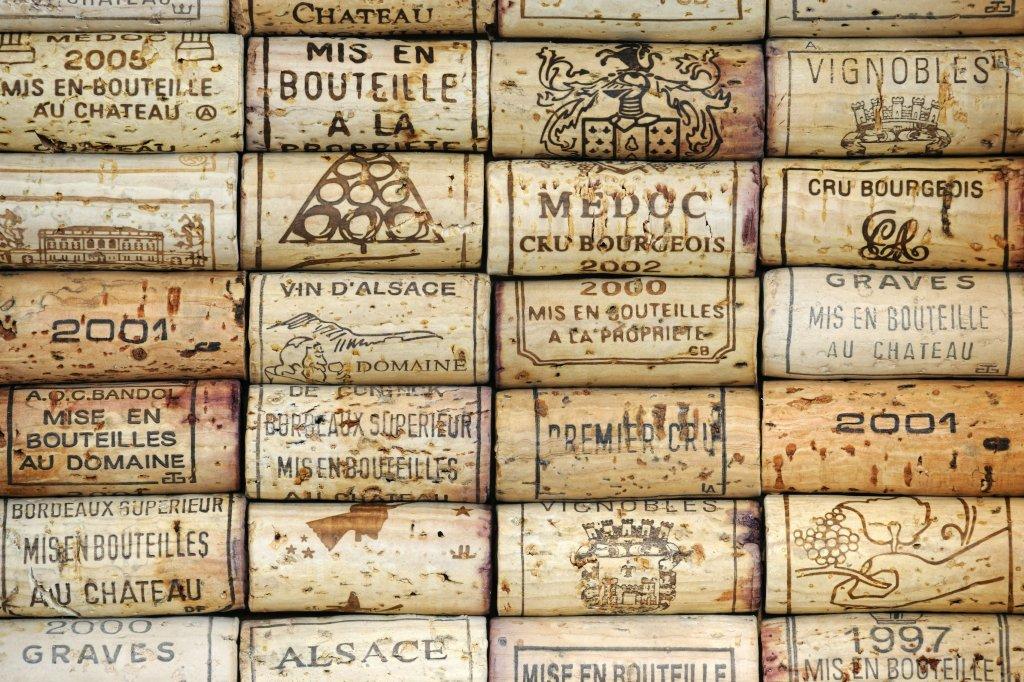 Bouchons de vins de Bordeaux de différentes appellations
